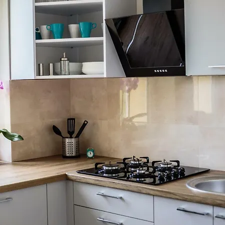 ホームステイ Sunset ミエルノ